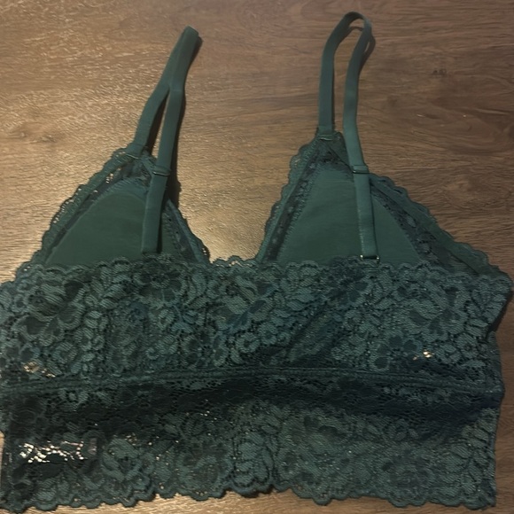 NWT GB
Juniors Triangle Lace Bralette - Picture 6 of 9